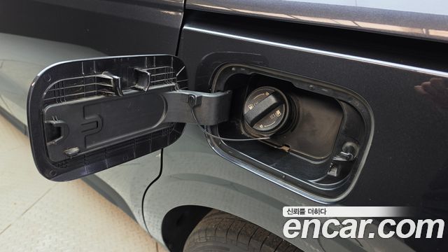 Kia Canival 2023 — photo 31