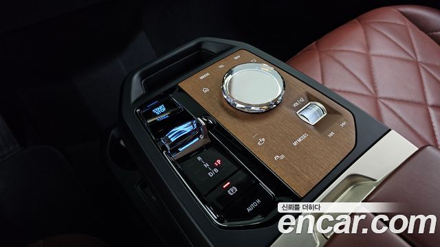 BMW iX 2023 — photo 12