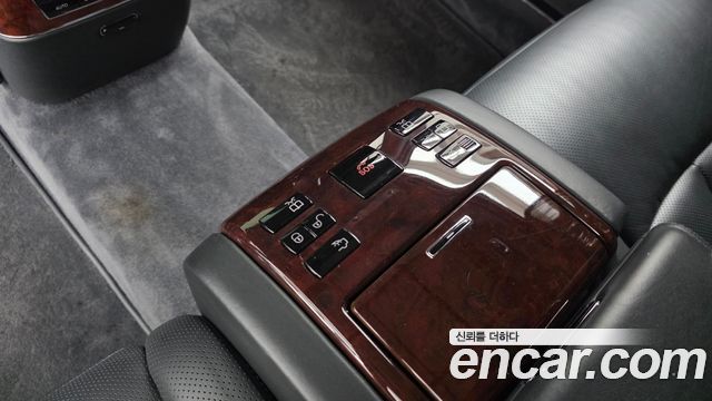 Maybach 62 2005 — photo 19