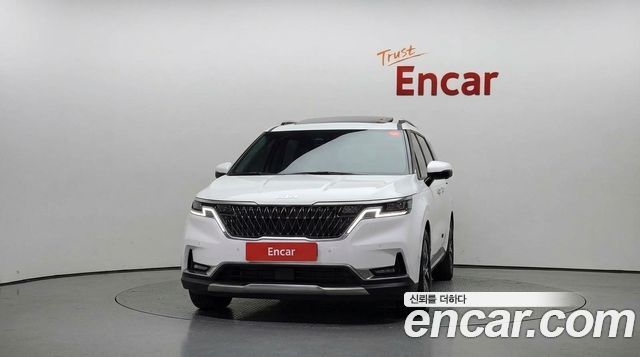 Kia Canival 2023 — photo 3