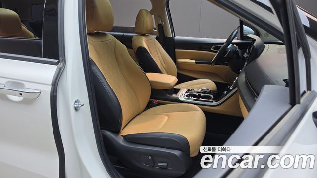 Kia Canival 2023 — photo 18