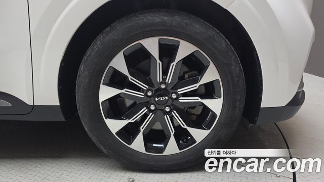 Kia Canival 2023 — photo 7