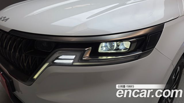 Kia Canival 2023 — photo 8