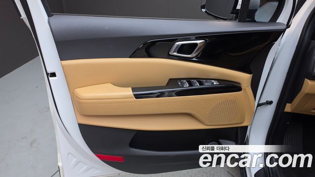 Kia Canival 2023 — photo 14