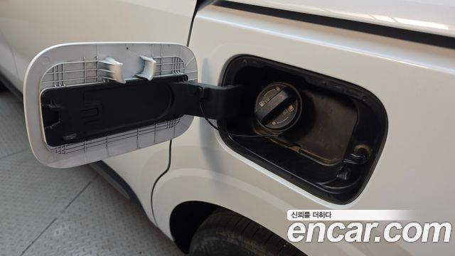 Kia Canival 2023 — photo 34