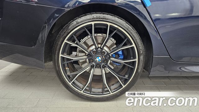 BMW 5-Series 2018 — photo 5