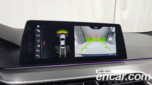 BMW 5-Series 2018 — photo 15