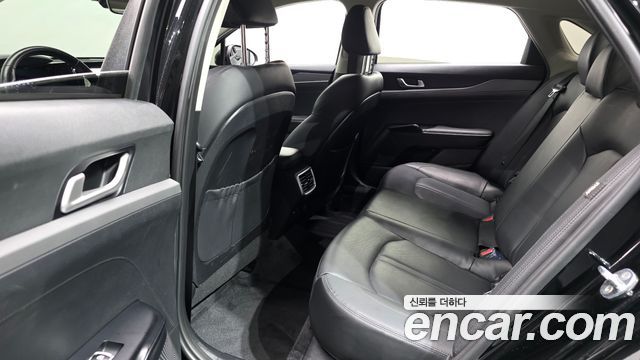 Kia K5 2022 — photo 17