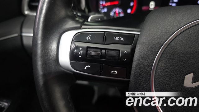 Kia K5 2022 — photo 29