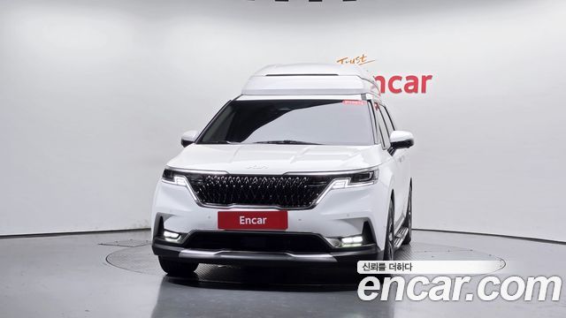 Kia Canival 2023 — photo 3