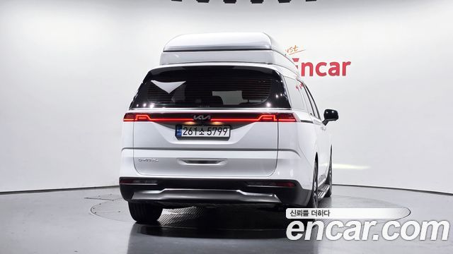 Kia Canival 2023 — photo 4