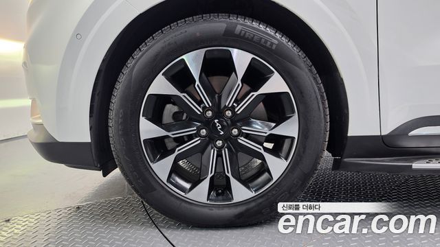 Kia Canival 2023 — photo 5