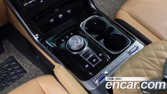 Kia Canival 2023 — photo 12