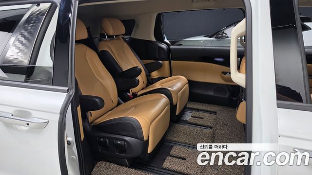 Kia Canival 2023 — photo 18