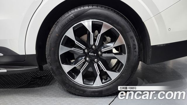 Kia Canival 2023 — photo 7