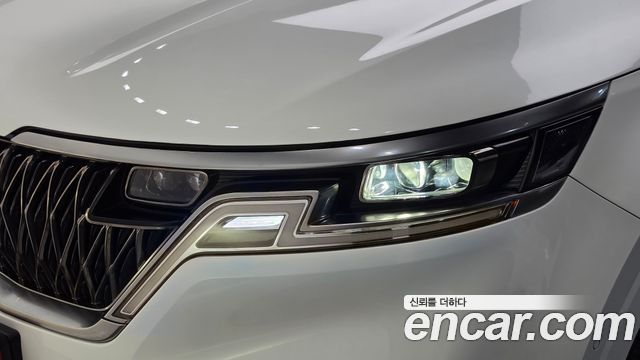 Kia Canival 2023 — photo 8