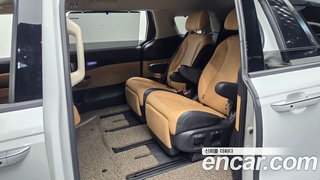 Kia Canival 2023 — photo 16