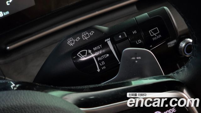 Kia Canival 2023 — photo 28
