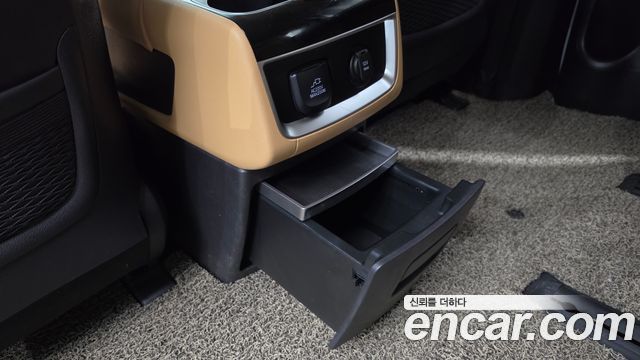 Kia Canival 2023 — photo 30