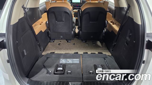 Kia Canival 2023 — photo 31