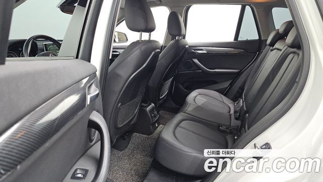 BMW X1 2016 — photo 12