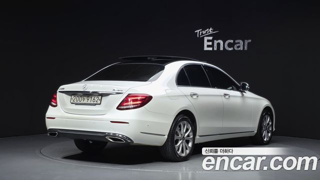 Mercedes-Benz E-Class 2019 — photo 2