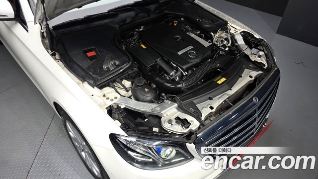 Mercedes-Benz E-Class 2019 — photo 6