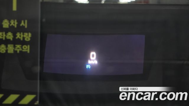 Mercedes-Benz E-Class 2019 — photo 24