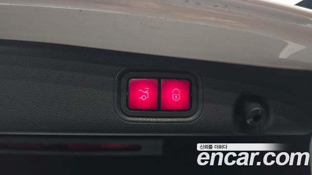 Mercedes-Benz E-Class 2019 — photo 25