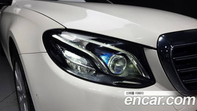 Mercedes-Benz E-Class 2019 — photo 8