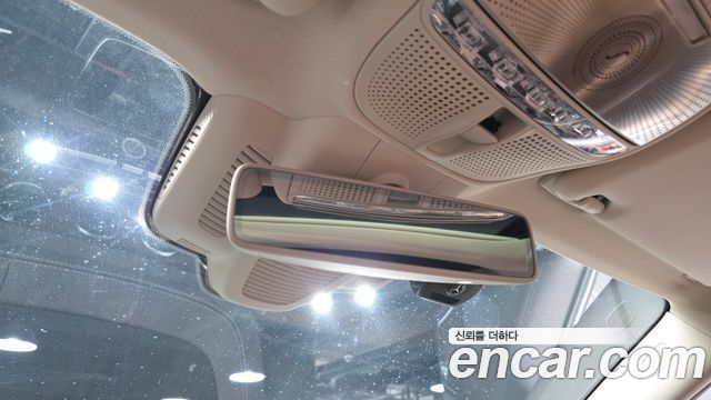 Mercedes-Benz E-Class 2019 — photo 30