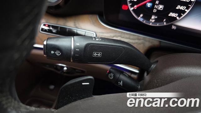 Mercedes-Benz E-Class 2019 — photo 31