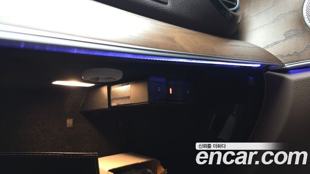 Mercedes-Benz E-Class 2019 — photo 34