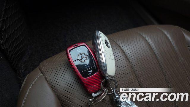 Mercedes-Benz E-Class 2019 — photo 35