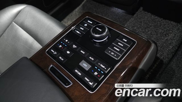 Hyundai Equus 2015 — photo 18