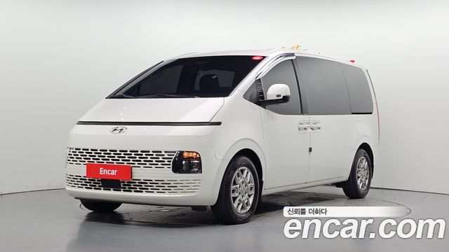 Hyundai Staria 2022 — photo 1