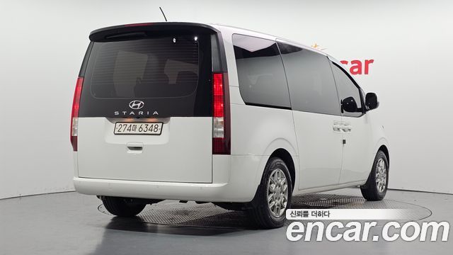 Hyundai Staria 2022 — photo 2