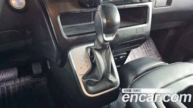 Hyundai Staria 2022 — photo 12