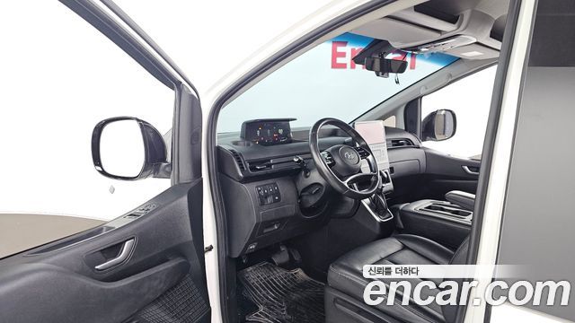 Hyundai Staria 2022 — photo 13