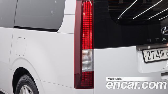 Hyundai Staria 2022 — photo 9