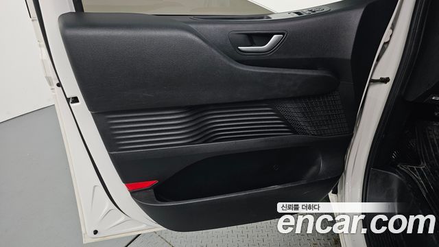 Hyundai Staria 2022 — photo 14