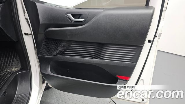 Hyundai Staria 2022 — photo 15