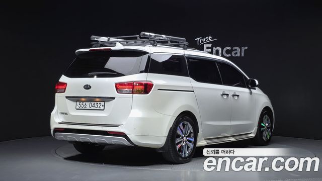 Kia Canival 2017 — photo 2