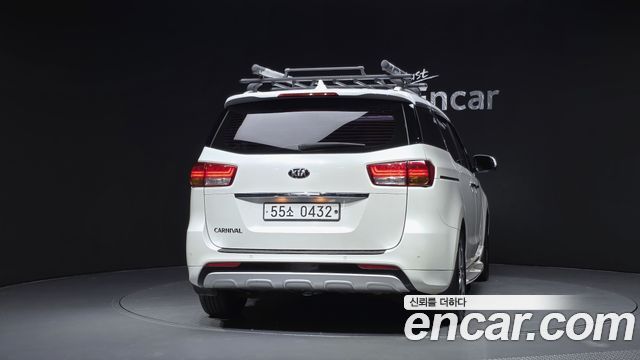 Kia Canival 2017 — photo 4