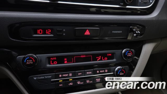 Kia Canival 2017 — photo 24