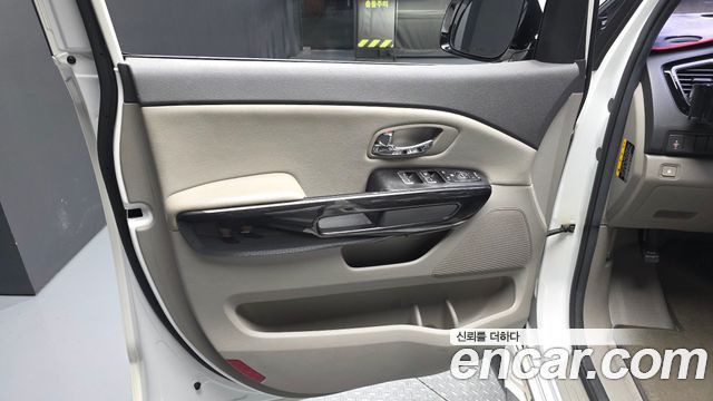 Kia Canival 2017 — photo 14