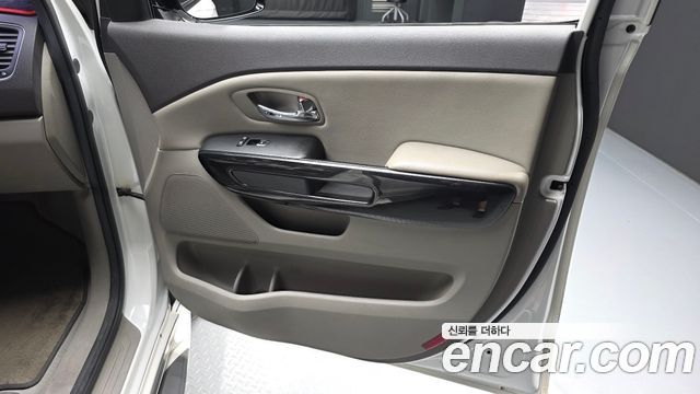 Kia Canival 2017 — photo 15