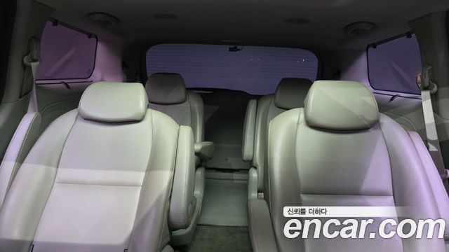 Kia Canival 2017 — photo 29