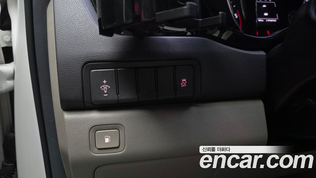 Kia Canival 2017 — photo 32