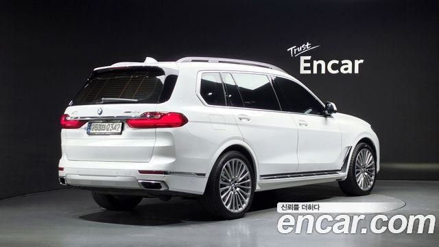 BMW X7 2021 — photo 2